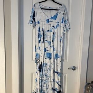 Elegant Blue and White Abstract Maxi Dress